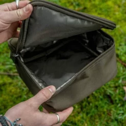 Petite Pochette Isotherme Avid Carp Compound -Accessoires Soldes Boutique Avid20Carp20Compound20Insulated20Pouch12 550x550 1