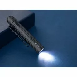 Olight I3T EOS Fibre De Carbone Édition Limitée -Accessoires Soldes Boutique OL20I3T20EOS CF 9 550x550w