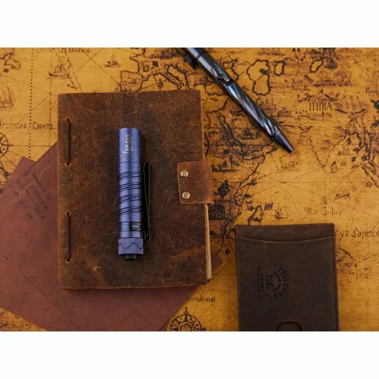 Olight I5R EOS Fleur De Glace Pervenche Édition Limitée 9 Olight I5R EOS Fleur De Glace Pervenche Édition Limitée – Image 7