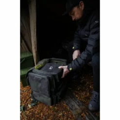 RidgeMonkey Ruggage Standard Accessory Case 165 -Accessoires Soldes Boutique Taking20out20of20bag 550x550h 4