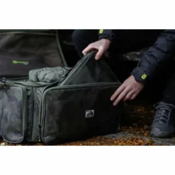 RidgeMonkey Ruggage Compact Accessory Case 330 -Accessoires Soldes Boutique Taking20out20of20bagJBH03488 550x550w