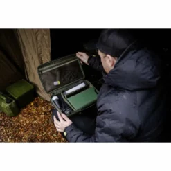 RidgeMonkey Ruggage Compact Accessory Case 330 -Accessoires Soldes Boutique Zoomed20out20shoulder 550x550w